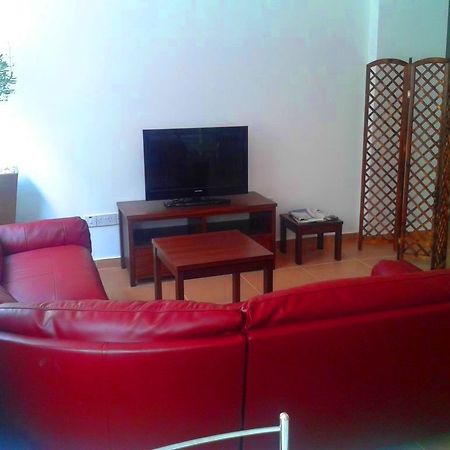 Palm Sea Beach Hotel Apartments Larnaca Exterior foto