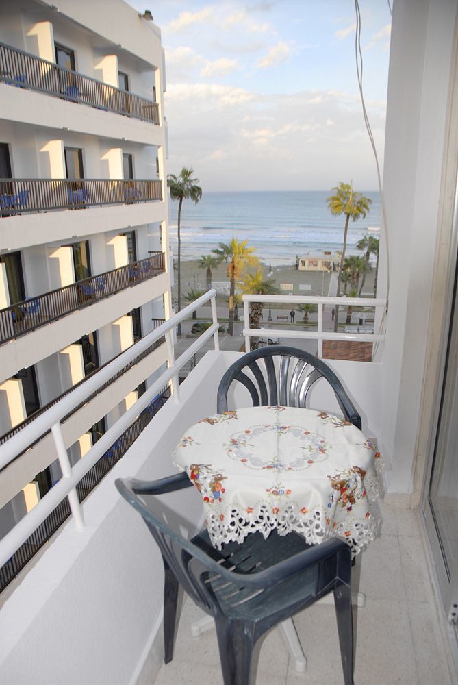 Palm Sea Beach Hotel Apartments Larnaca Exterior foto