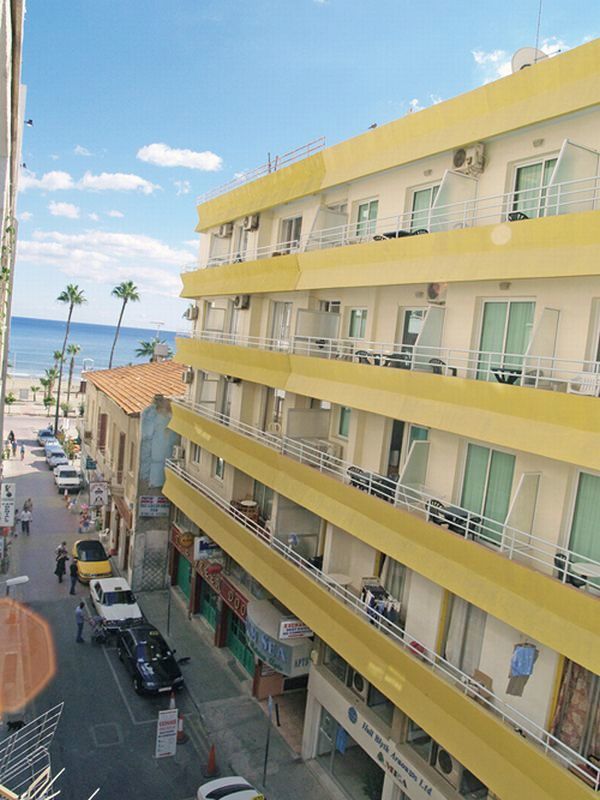 Palm Sea Beach Hotel Apartments Larnaca Exterior foto